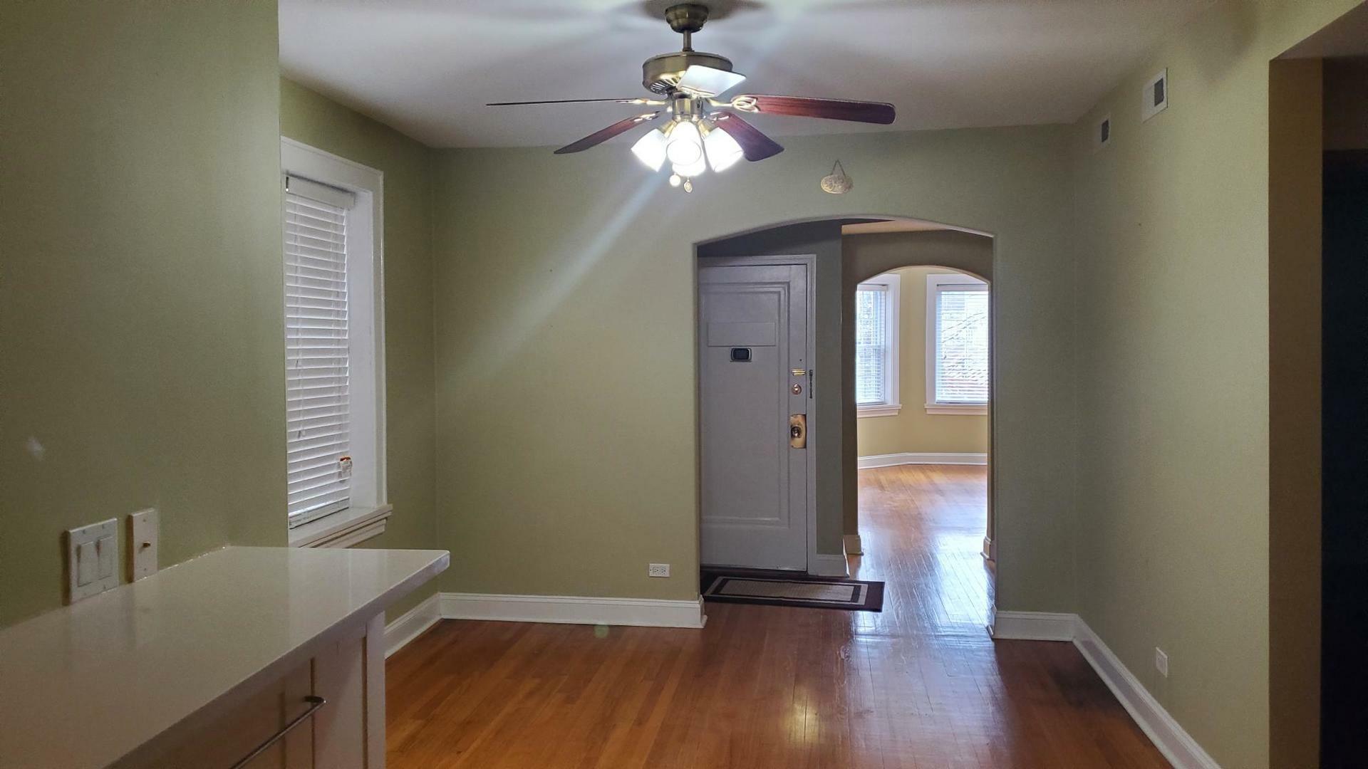 Property Photo: 6147 N Mozart Street 3 IL 60659
