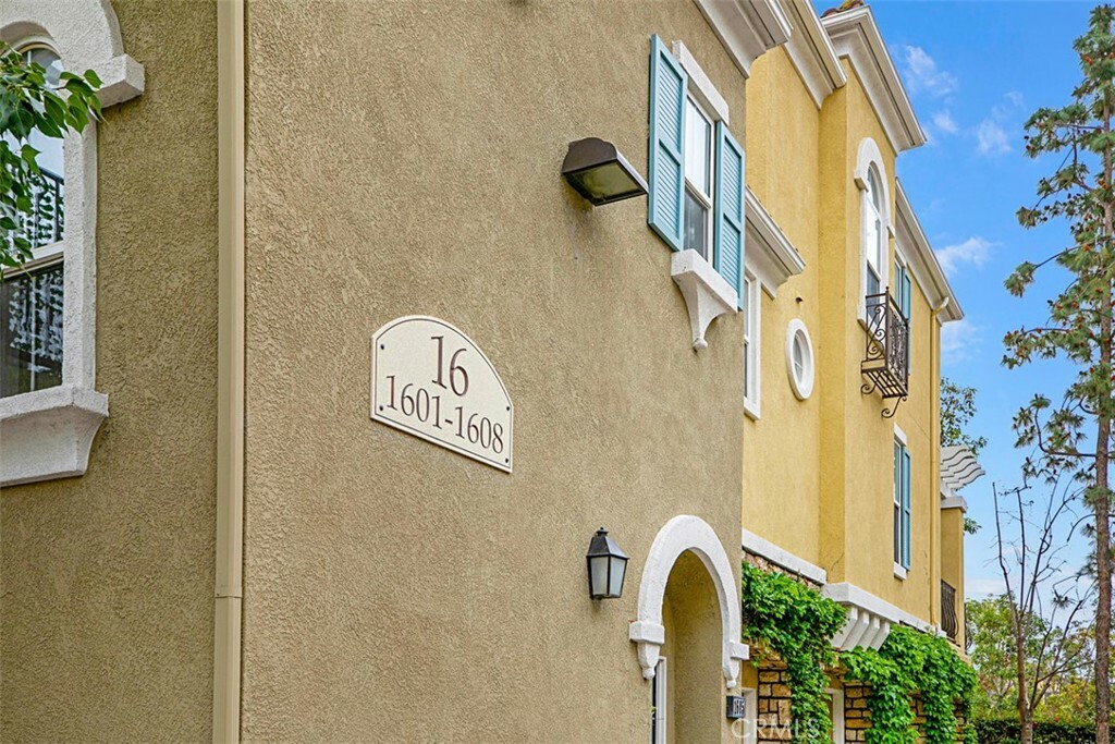 Property Photo: 1608 Terra Bella CA 92602