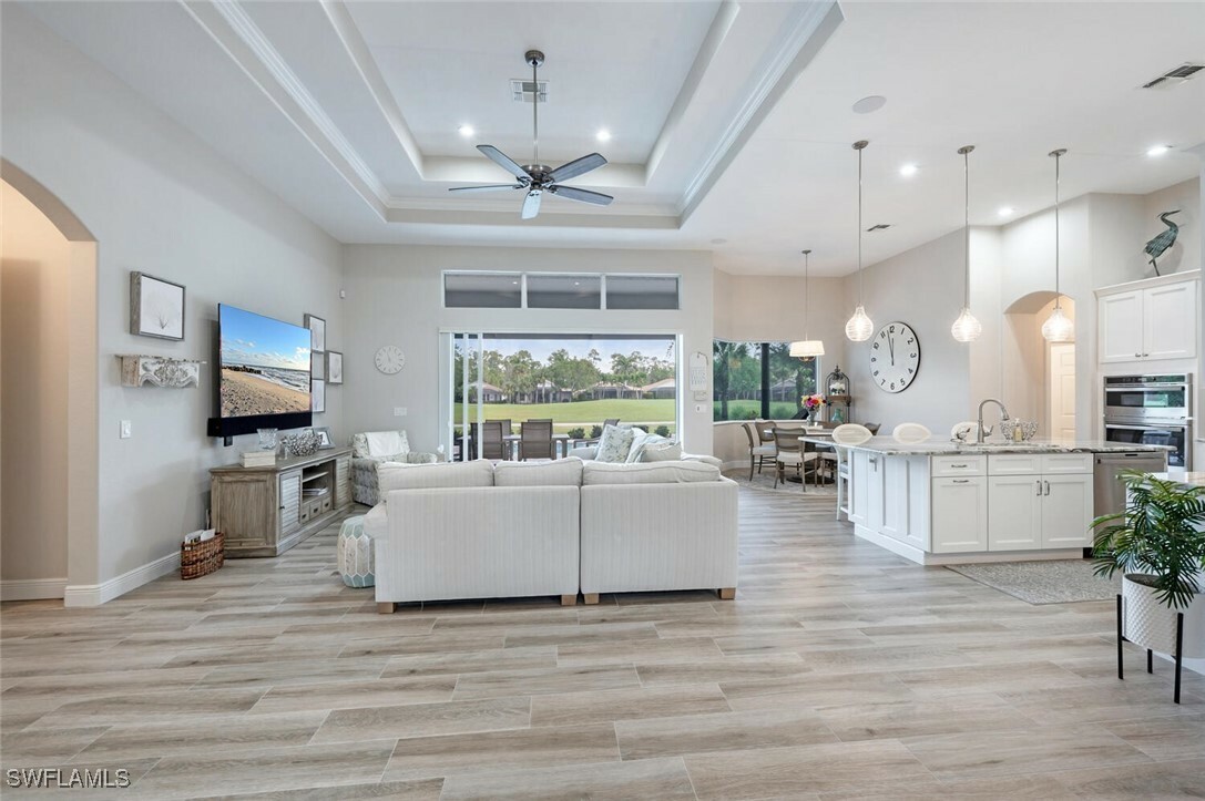Property Photo: 5024 Castlerock Way FL 34112
