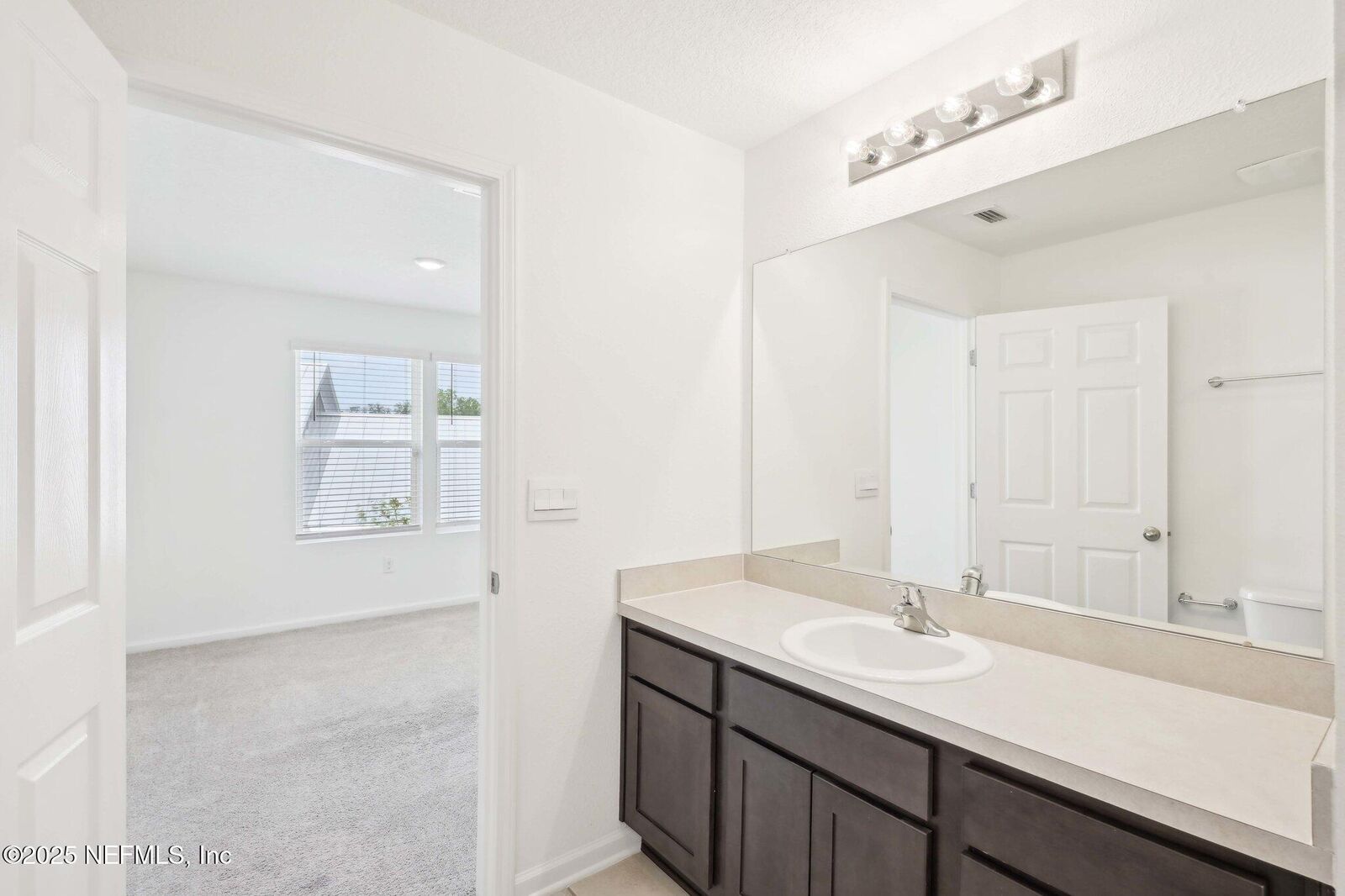 Property Photo: 4924 Earthshine Road FL 32256