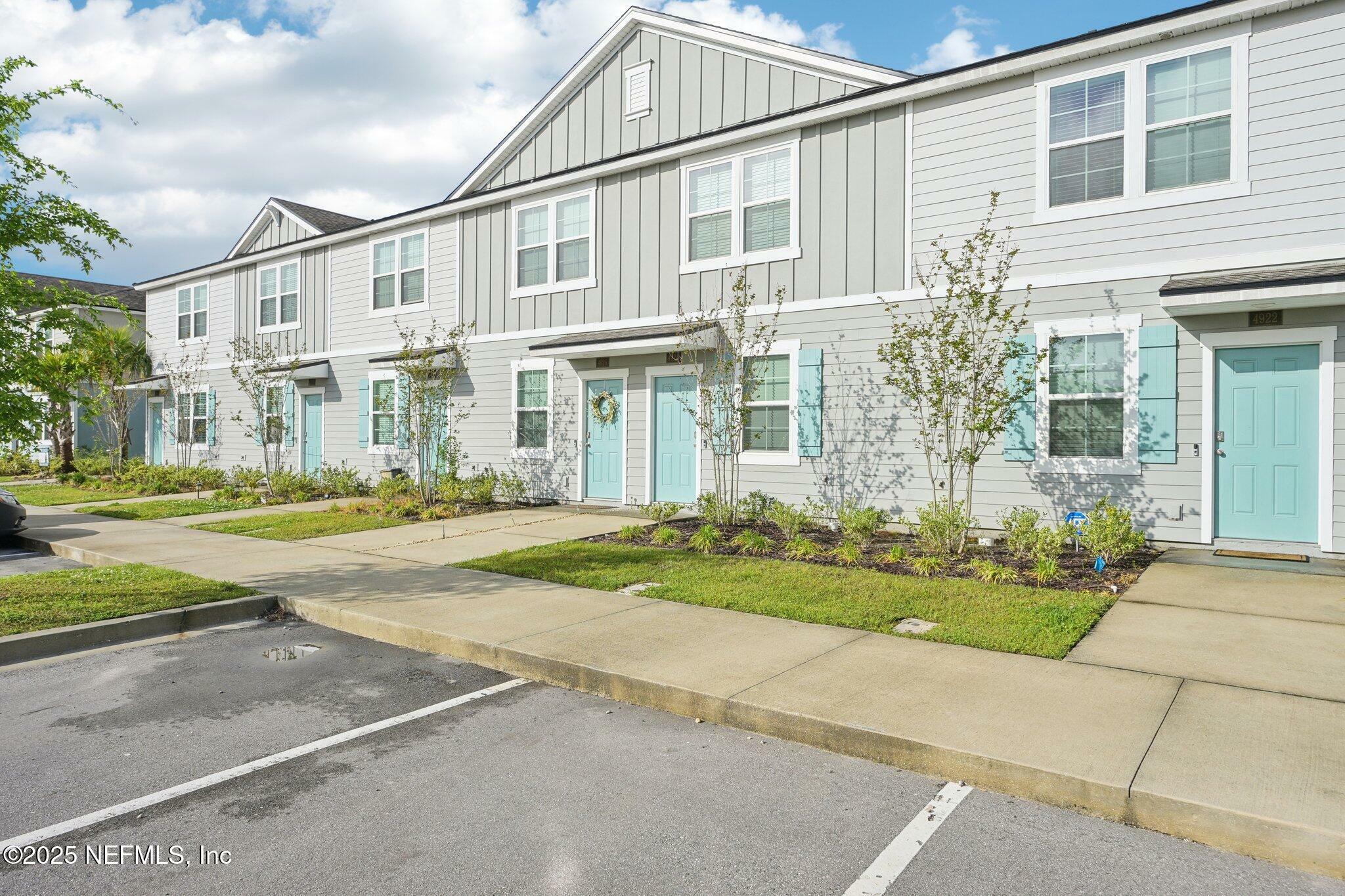 Property Photo: 4924 Earthshine Road FL 32256