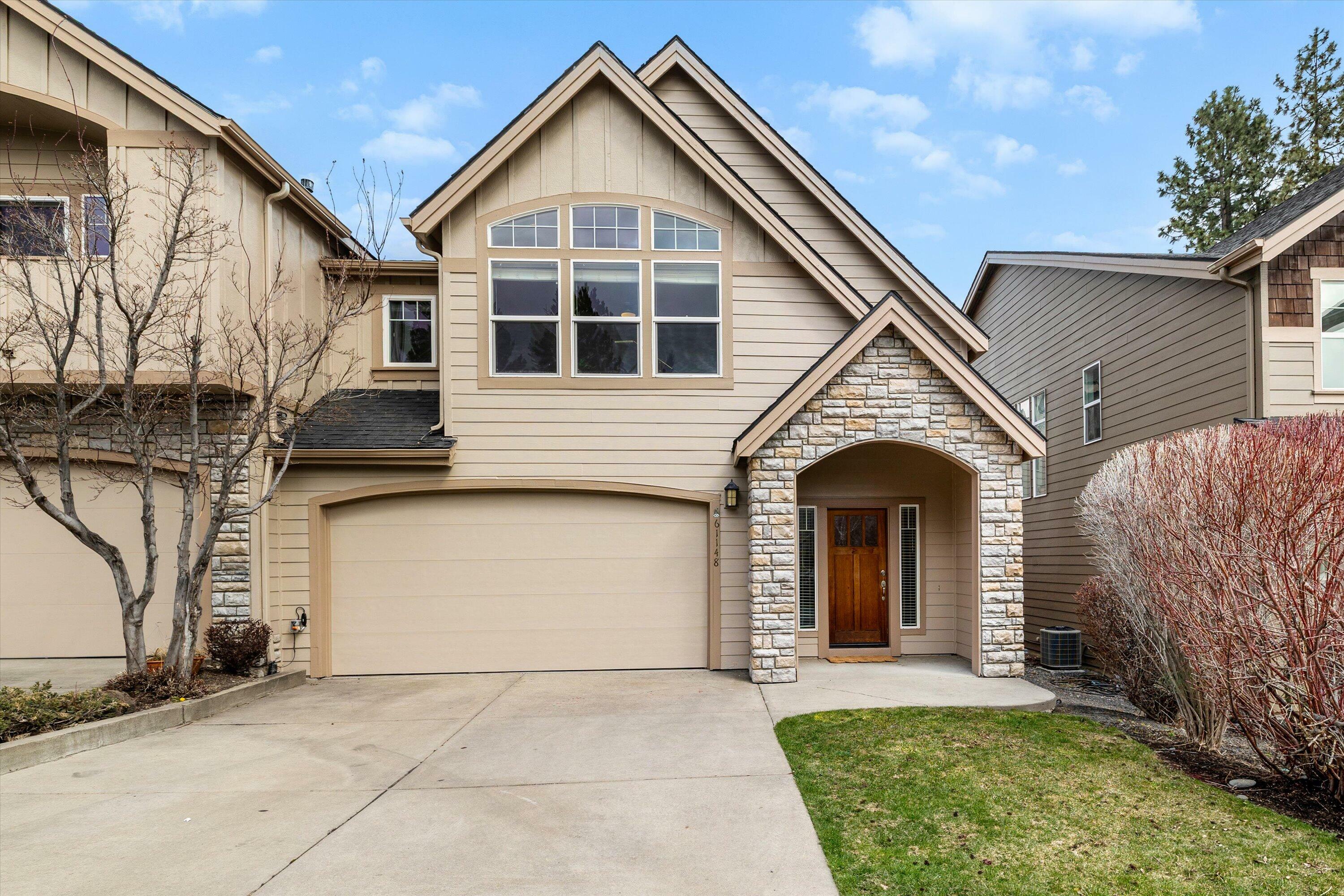 Property Photo: 61148 Foxglove Loop OR 97702