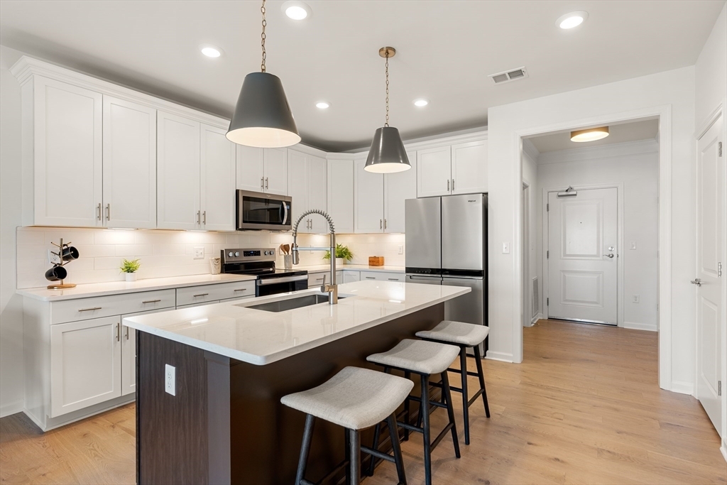 Property Photo:  6 Stratton Drive 208  MA 01801 