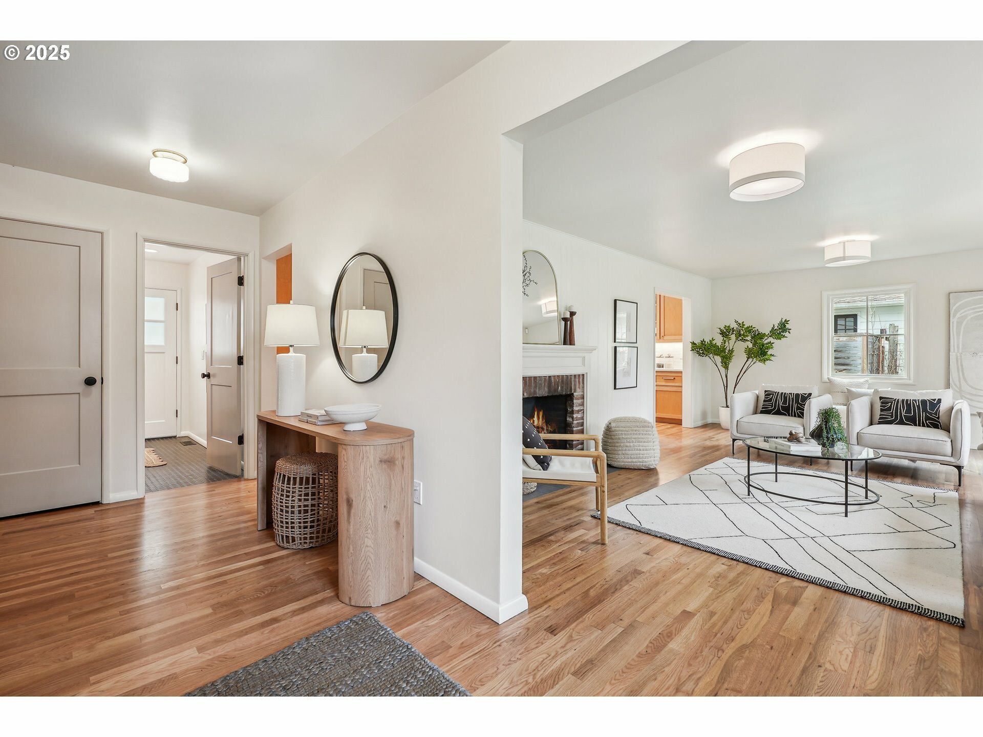 Property Photo: 4270 SW Parkview Ave OR 97225