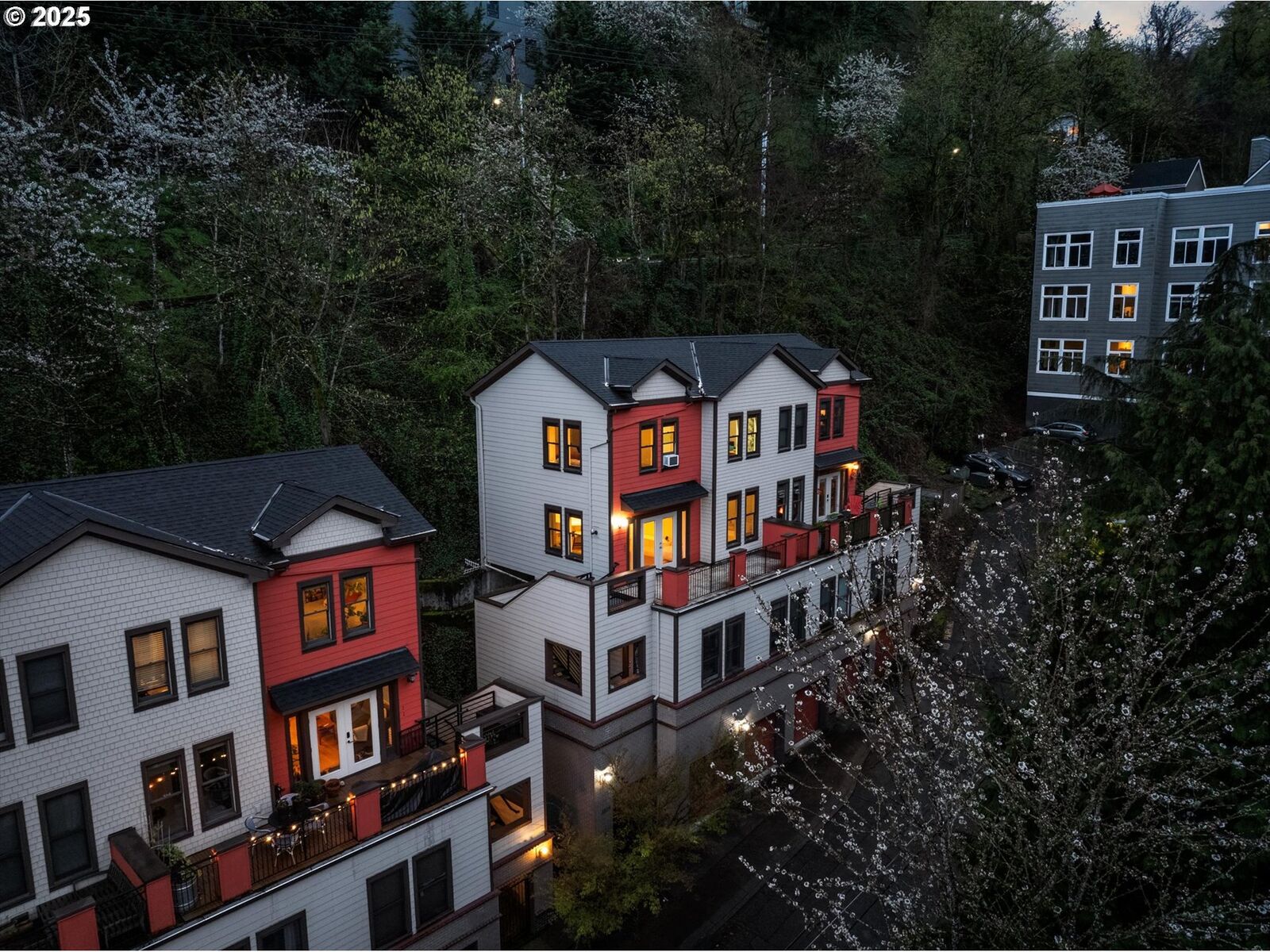 Property Photo:  1828 SW 18th Ave  OR 97201 