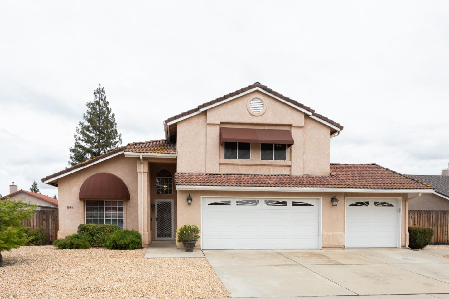 Property Photo: 847 Amber Avenue CA 93611