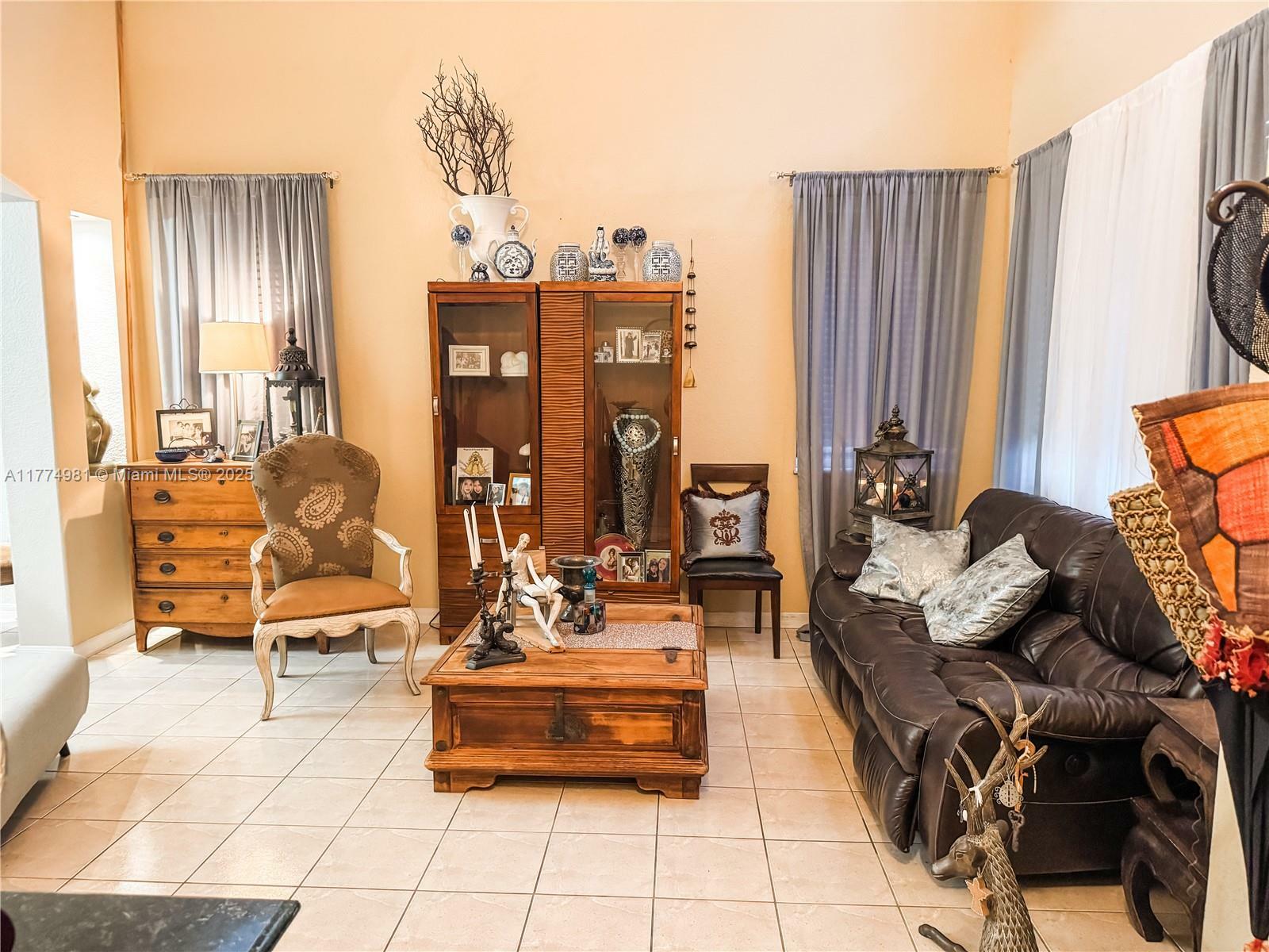 Property Photo: 15809 SW 65th Ter FL 33193