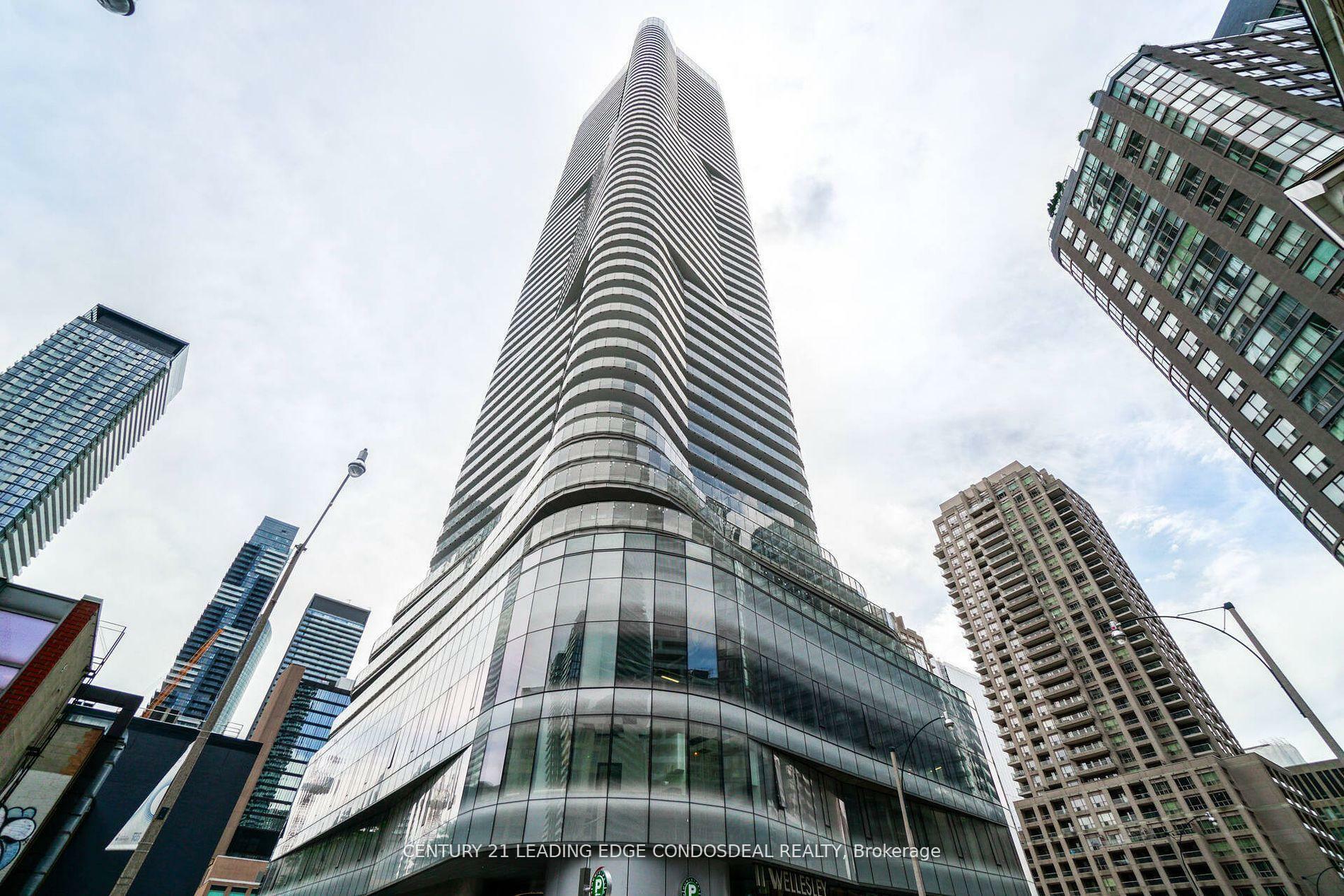 Photo de la propriété: 11 Wellesley Street W 3710 ON M4Y 0G4