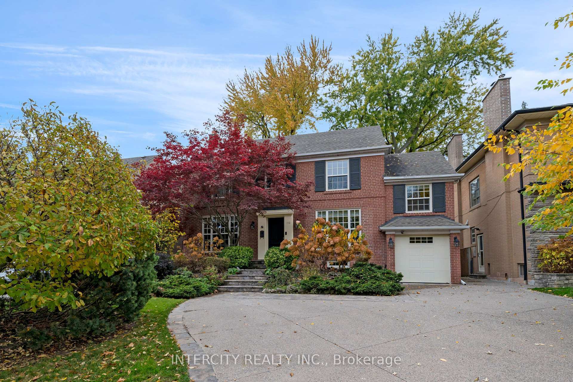 Property Photo: 112 Mason Boulevard ON M5M 3E3
