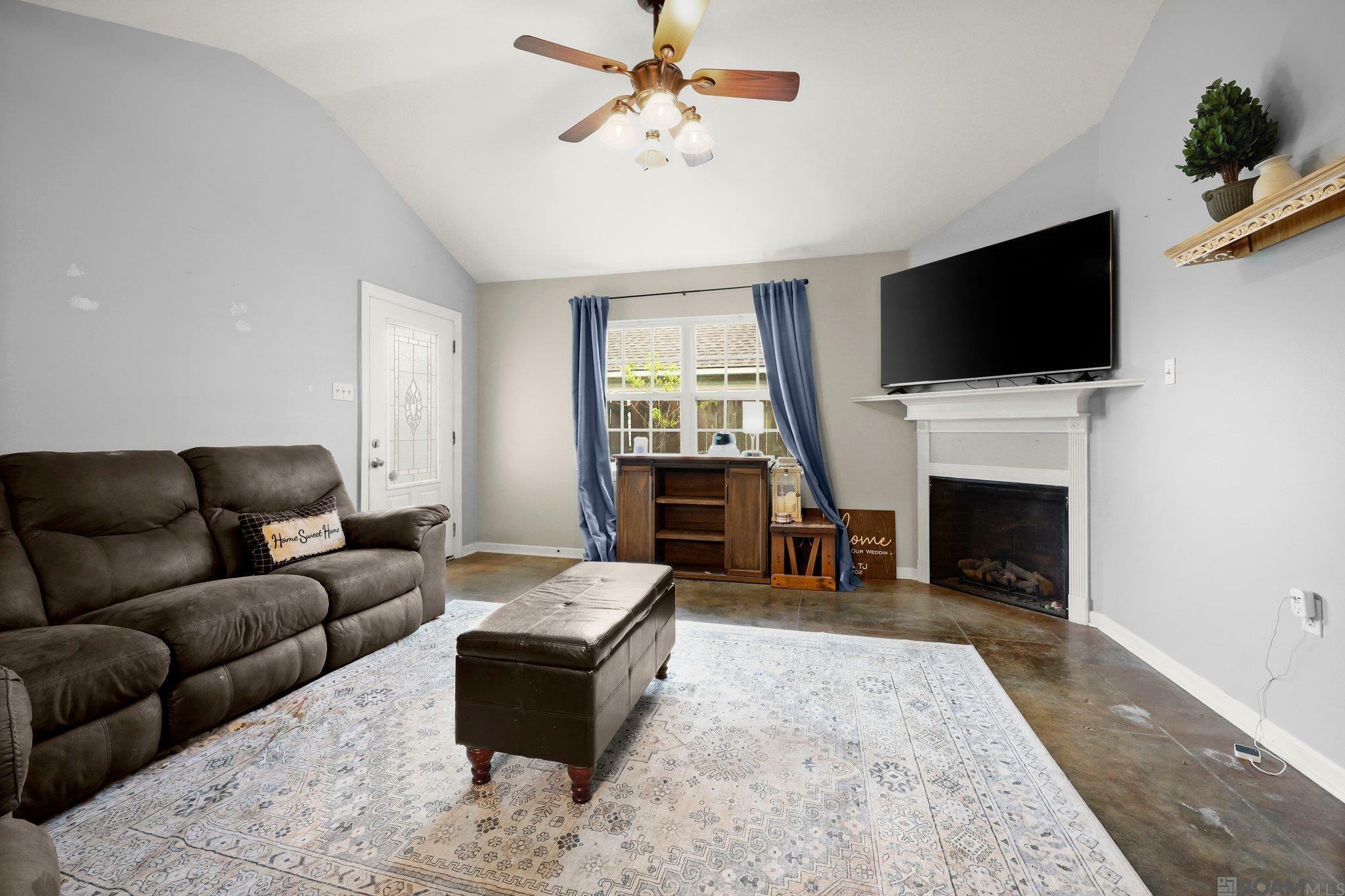 Property Photo: 13322 Wildcat Dr LA 70785