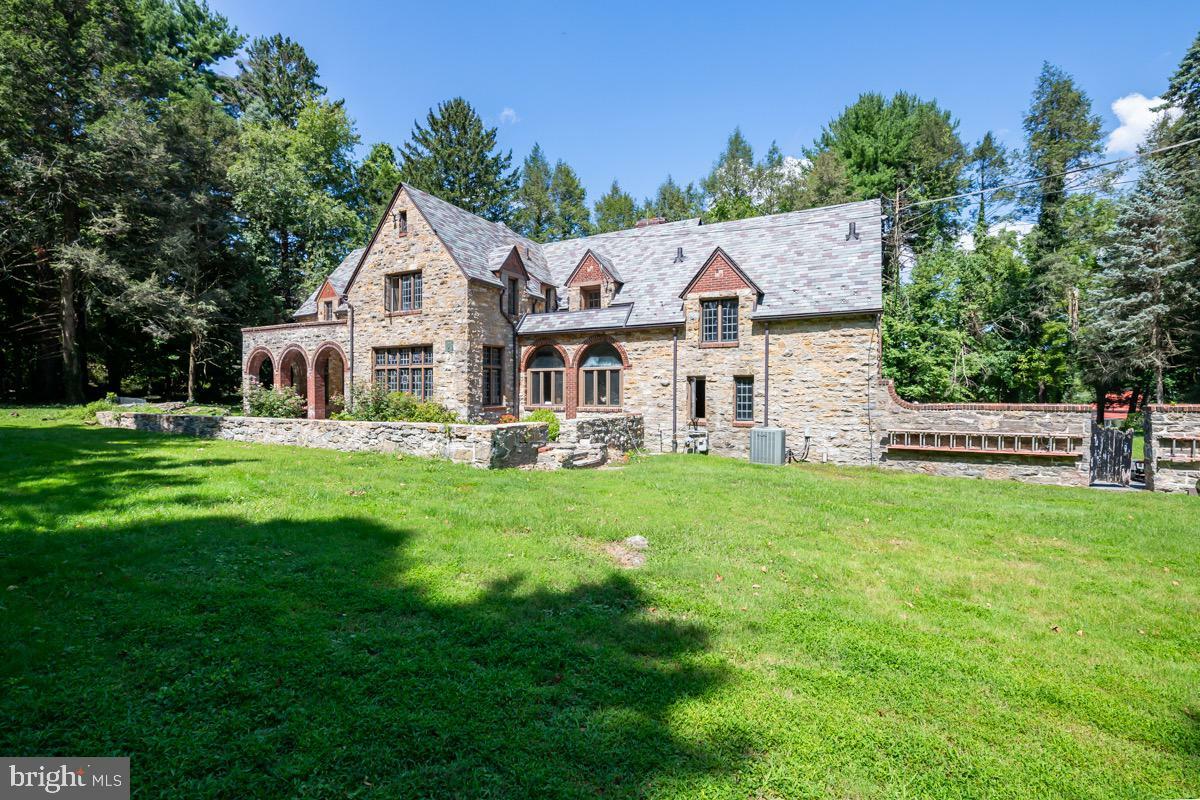 Property Photo: 1804 Bernville Road PA 19601