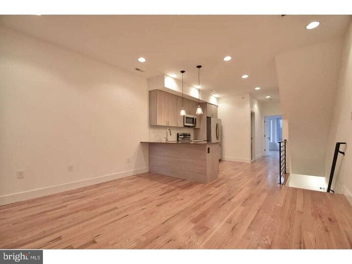 Property Photo:  1211 N Franklin Street  PA 19122 