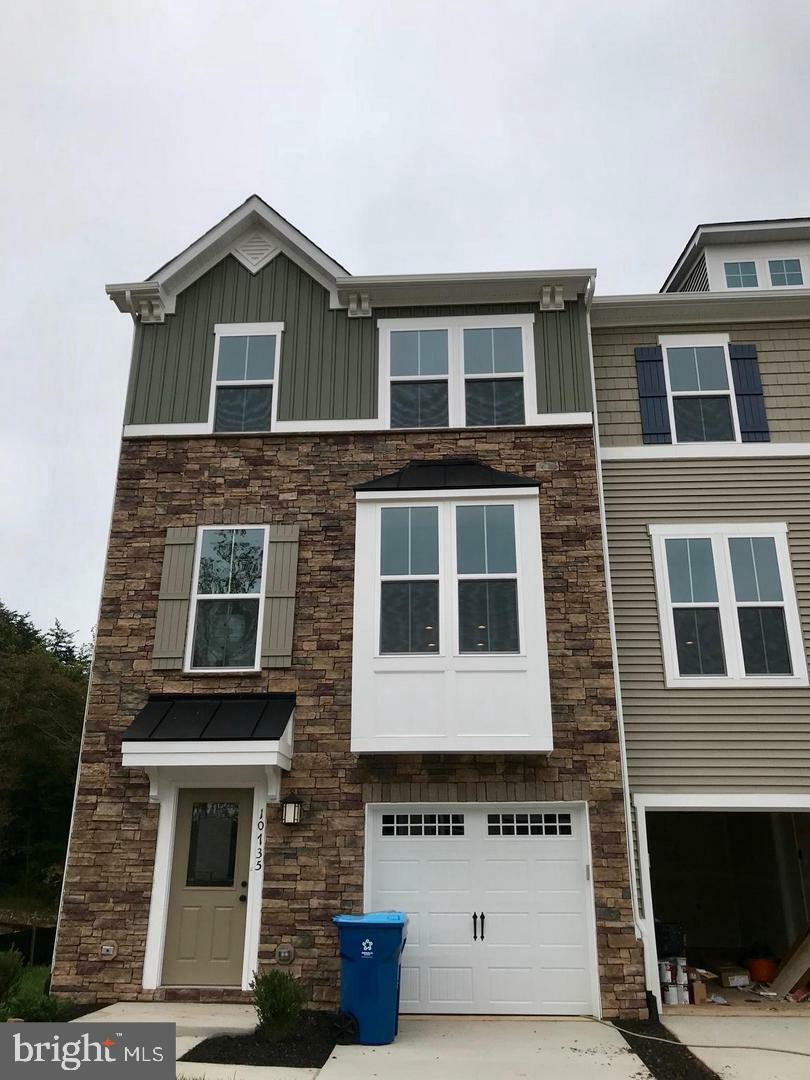 Property Photo: 10735 Hinton Way VA 20112