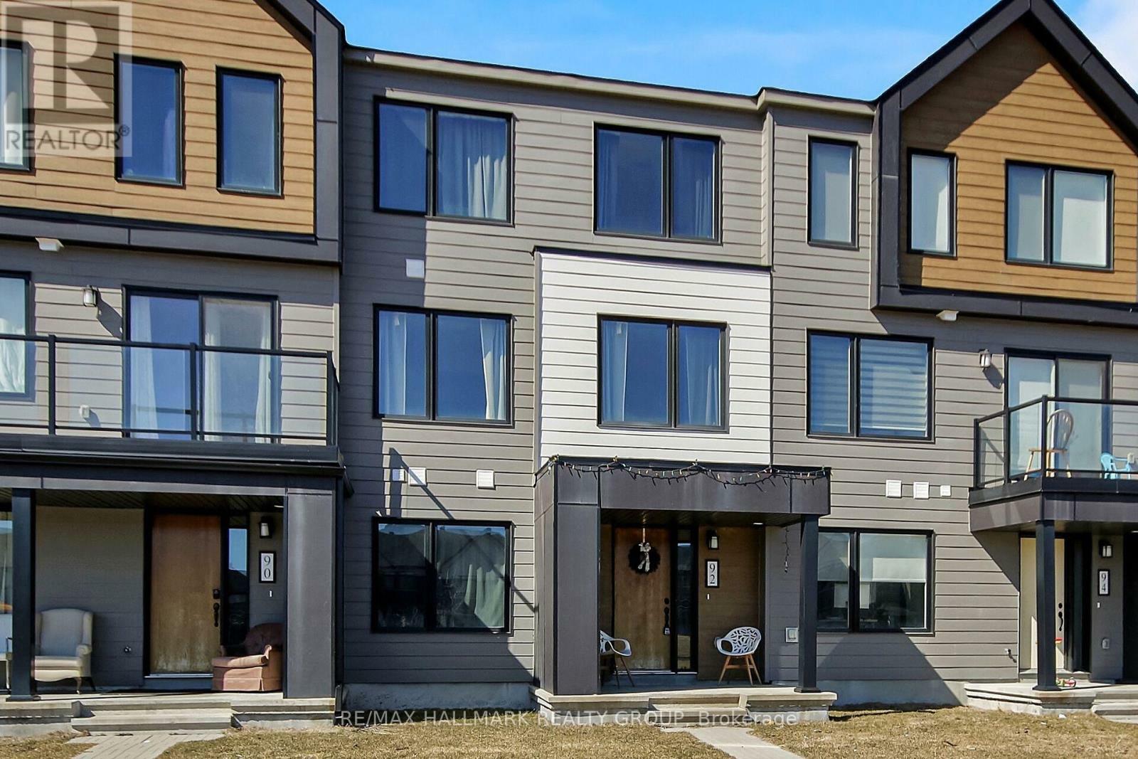 Property Photo: 92 Kyanite Lane ON K2J 7B4