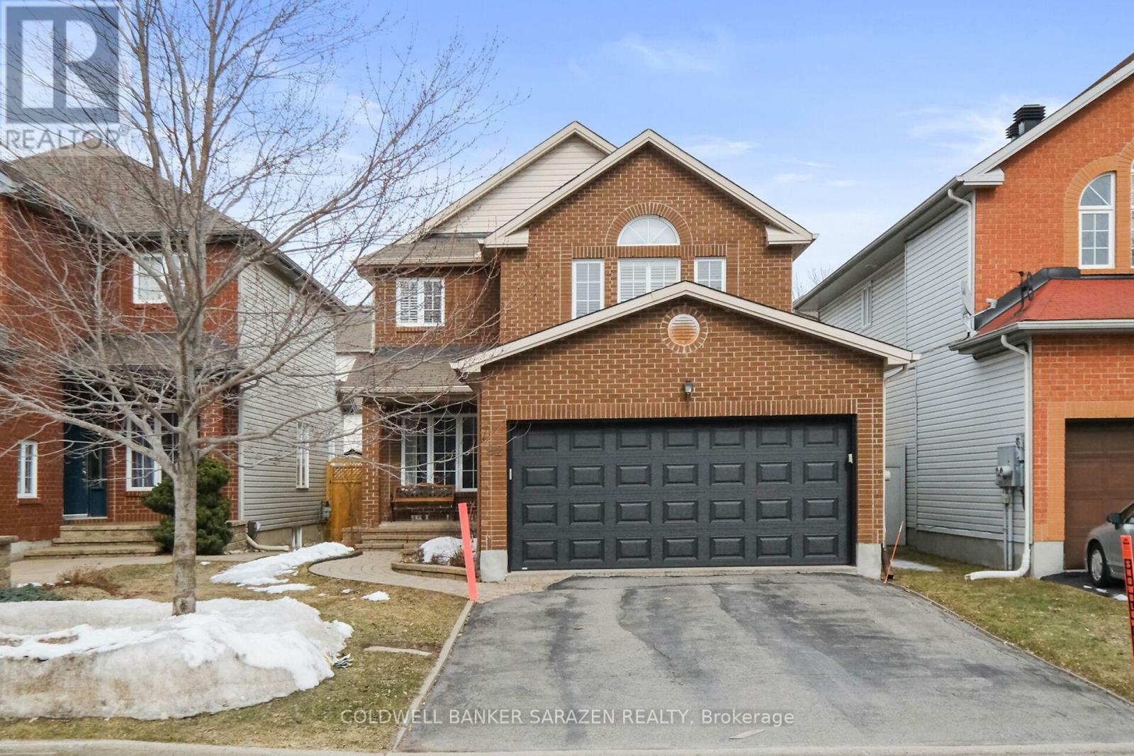Photo de la propriété: 92 Borealis Crescent ON K1K 4T6
