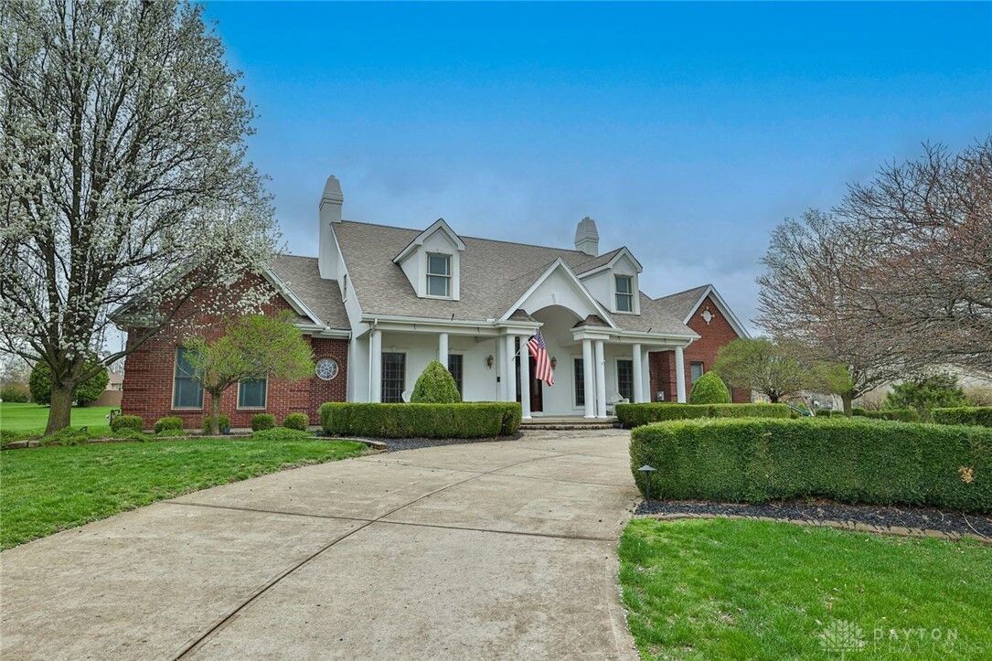 Property Photo: 2984 Kings Gate Boulevard OH 45431