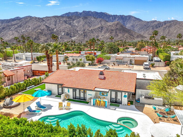Property Photo: 1862 N Nogales Way CA 92262