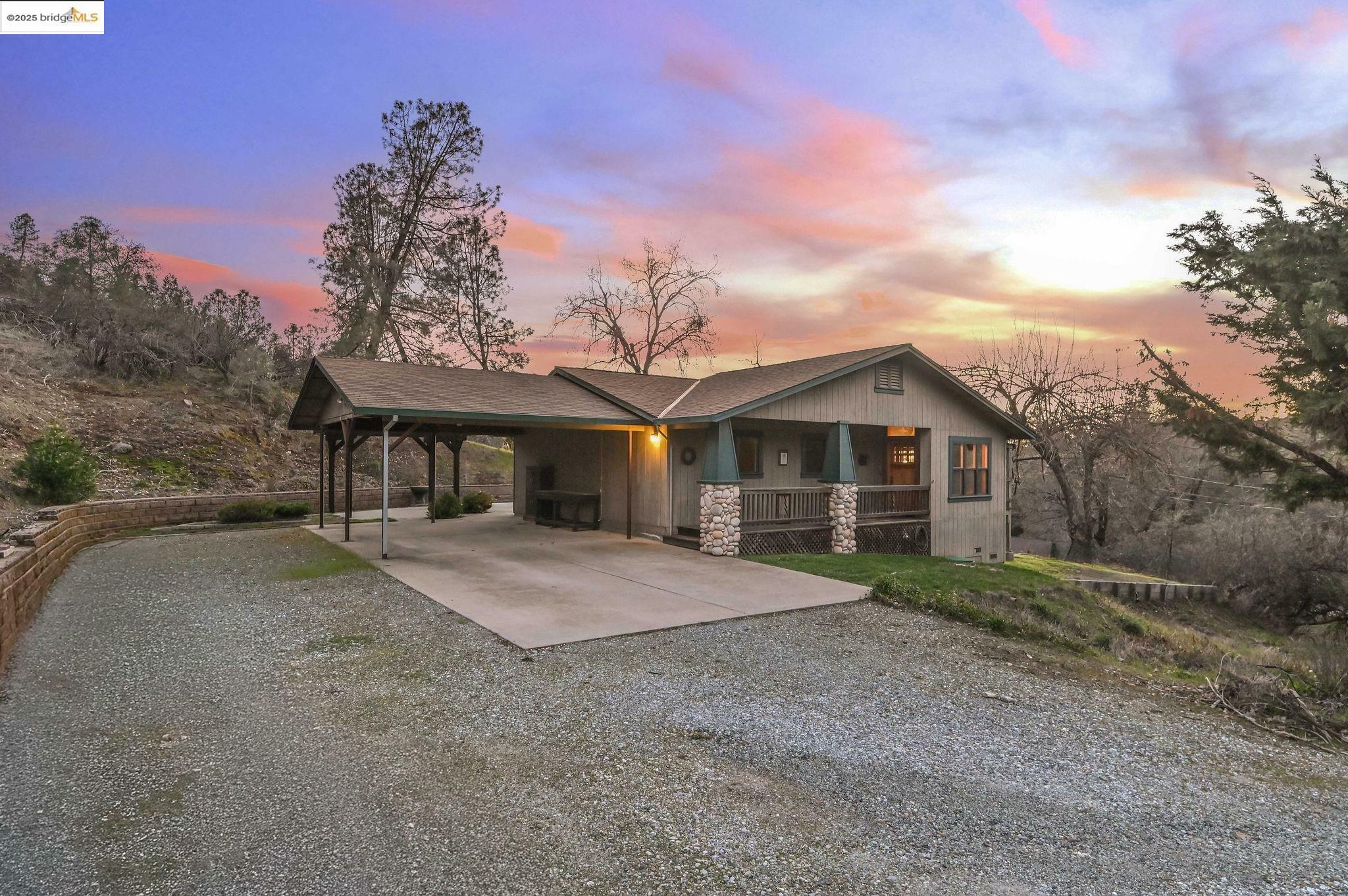 Property Photo: 22087 Fair Oaks Ct CA 95370