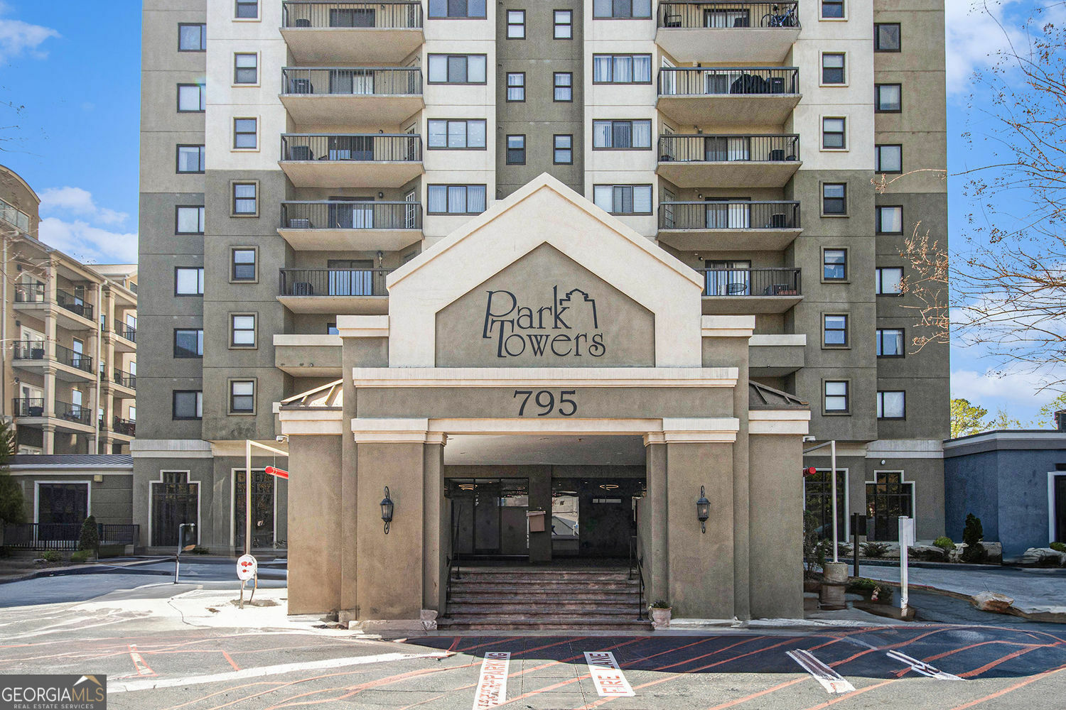 Property Photo: 795 Hammond Drive 1013 GA 30338