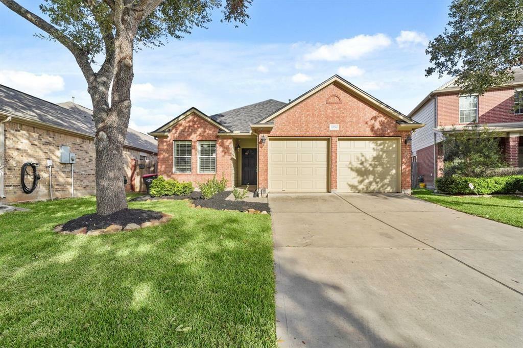 Property Photo: 5706 La Crema TX 77459