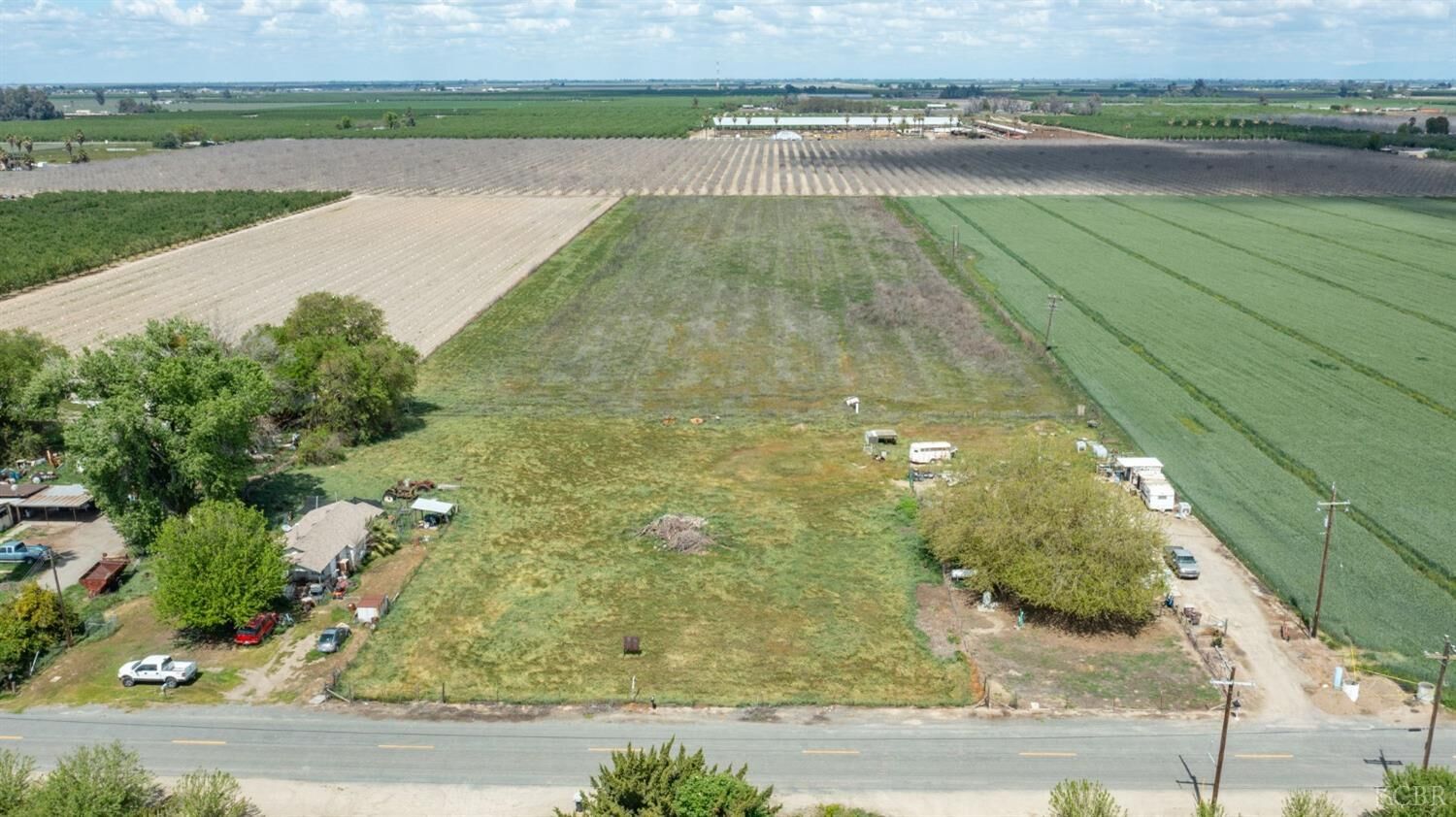 Property Photo:  20758 Everett Avenue  CA 93656 