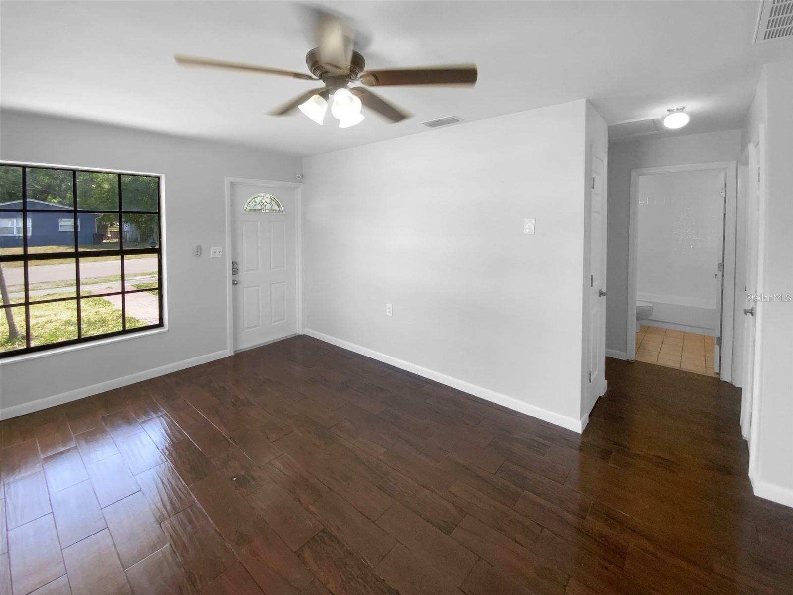 Property Photo: 701 71st Avenue N FL 33702