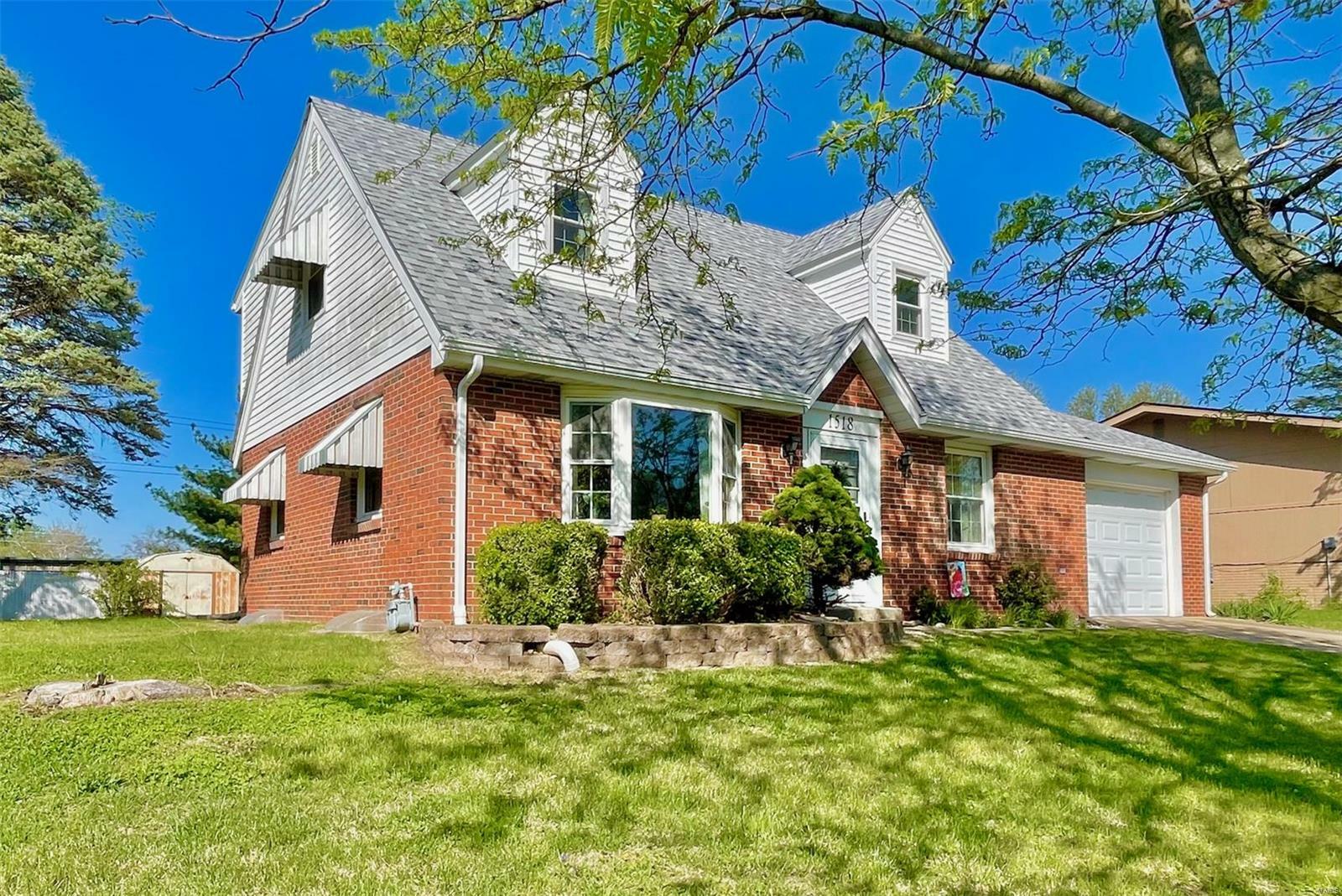 Property Photo: 1518 Colonial Drive IL 62035