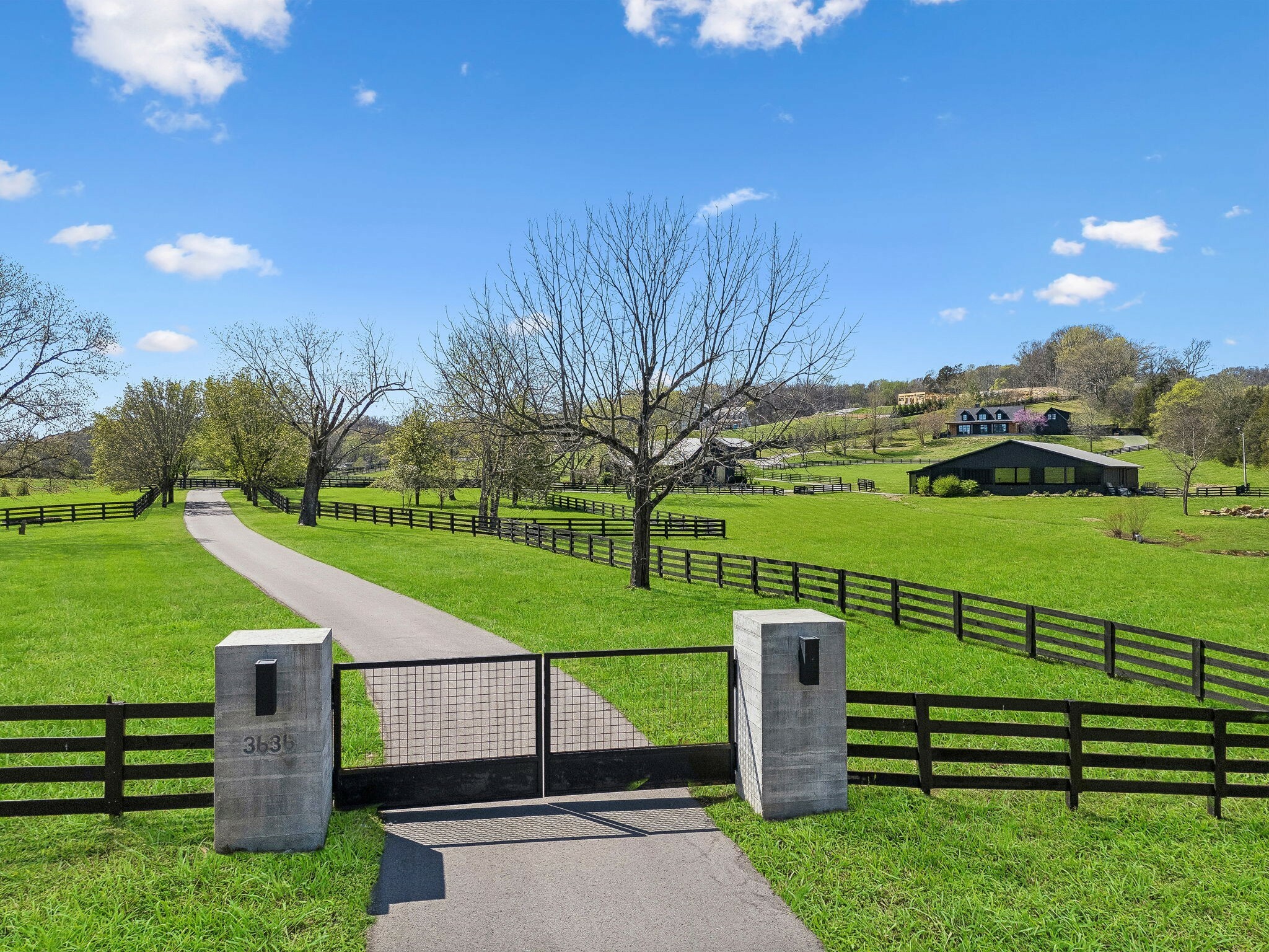 Property Photo: 3636 Bear Creek Rd TN 37179