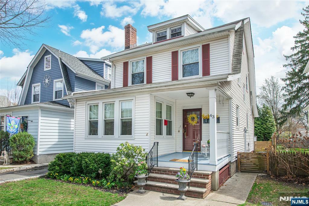 43 Midland Avenue  Glen Ridge NJ 07028 photo