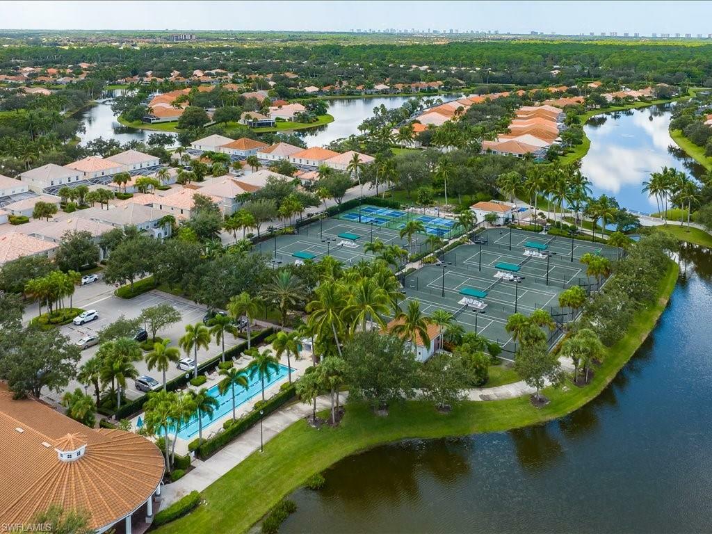 Property Photo: 3238 Barbados Ln FL 34119