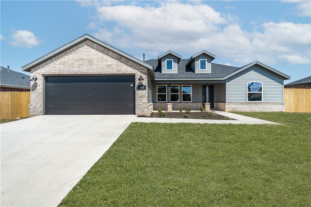 Property Photo: 1048 Glenora Avenue AR 72745