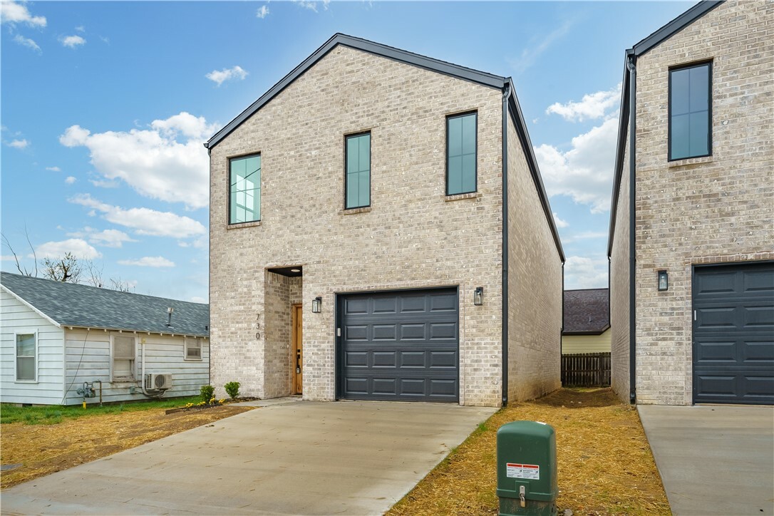 Property Photo: 730 N 5th Street AR 72756