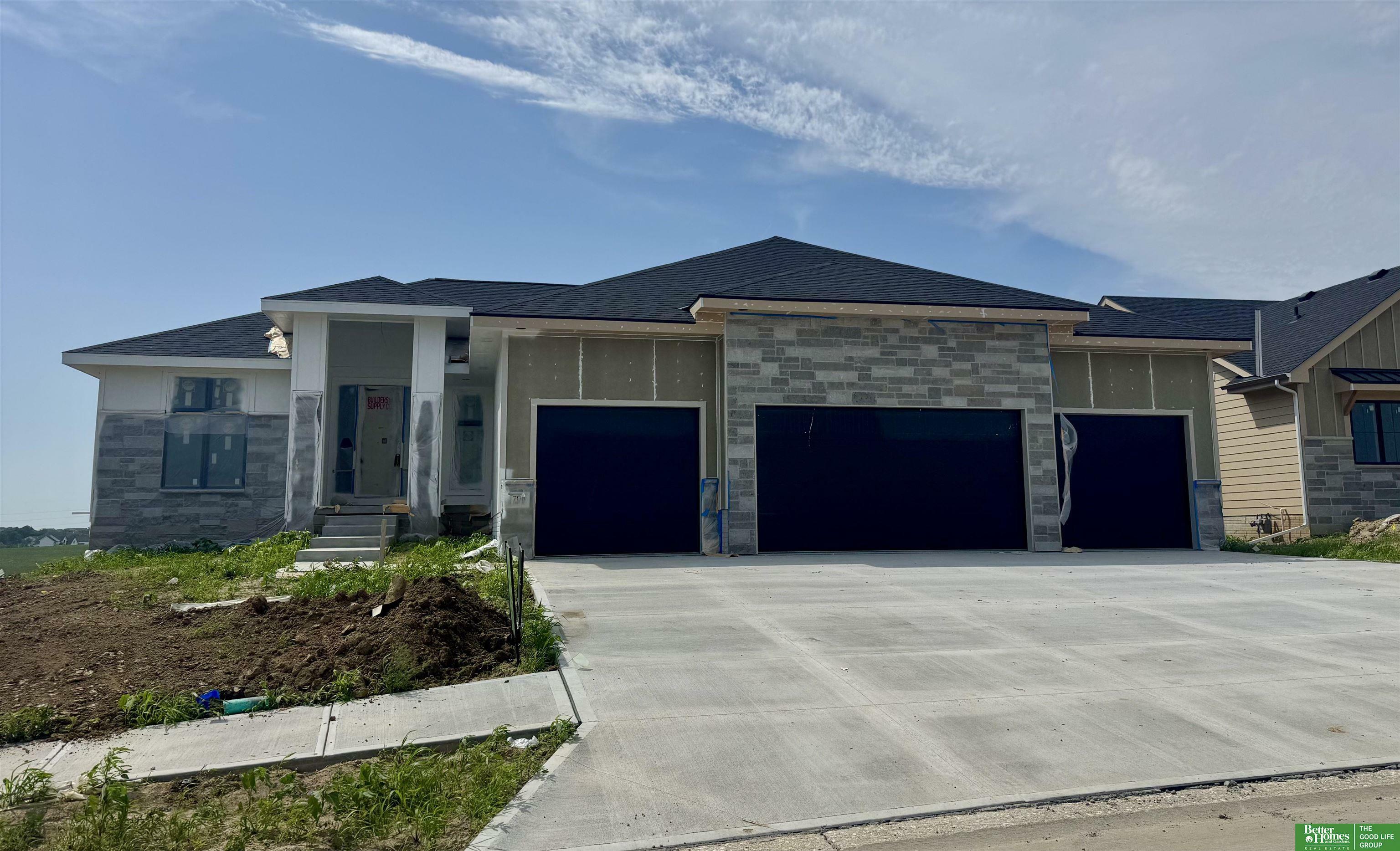 Property Photo: 5708 N 198th Street NE 68022