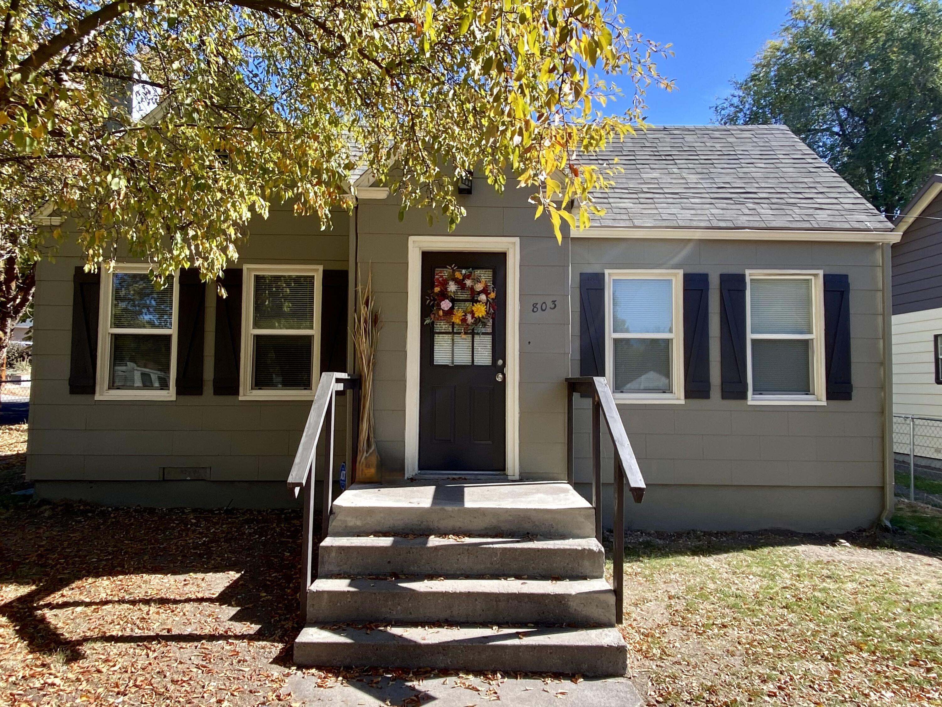 Property Photo: 803 Mitchell Street OR 97601
