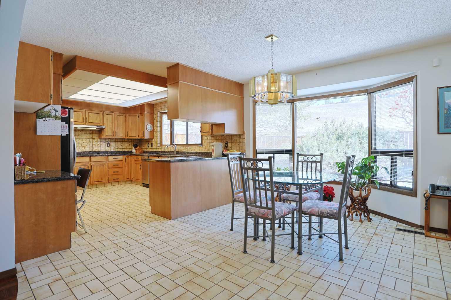 Property Photo: 876 Edgemont Road NW AB T3A 2J2