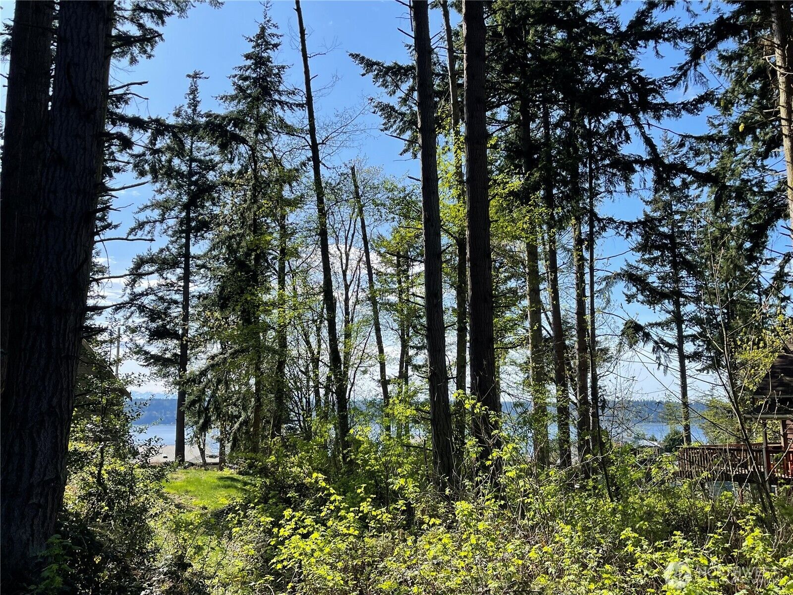 Property Photo:  99 B  Port Gardner Drive  WA 98206 