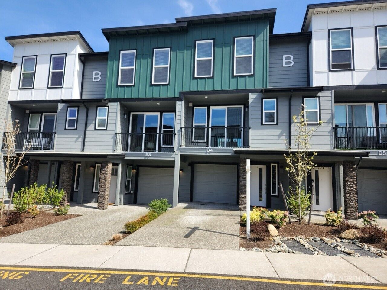 Property Photo:  3123  148th Street SW B4  WA 98087 