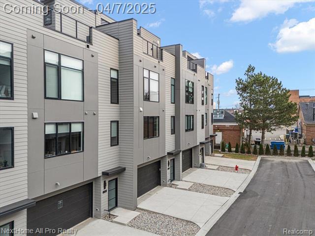 Property Photo:  104 N Center Cove 11  MI 48167 