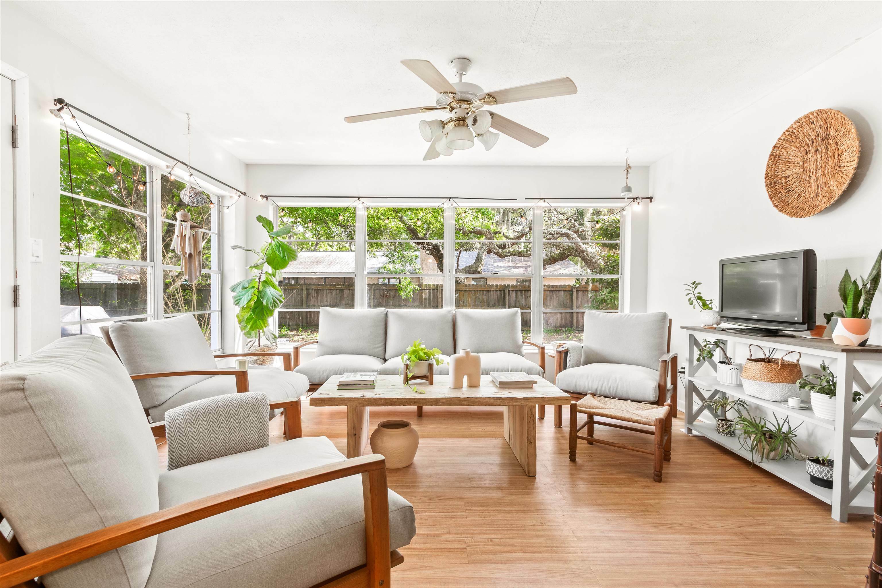 Property Photo: 503 D St FL 32080