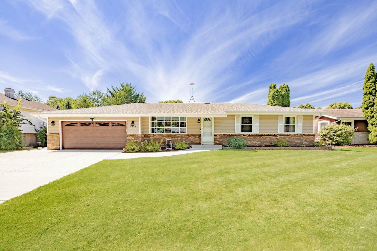 2221 North Sumac Drive  Janesville WI 53545 photo