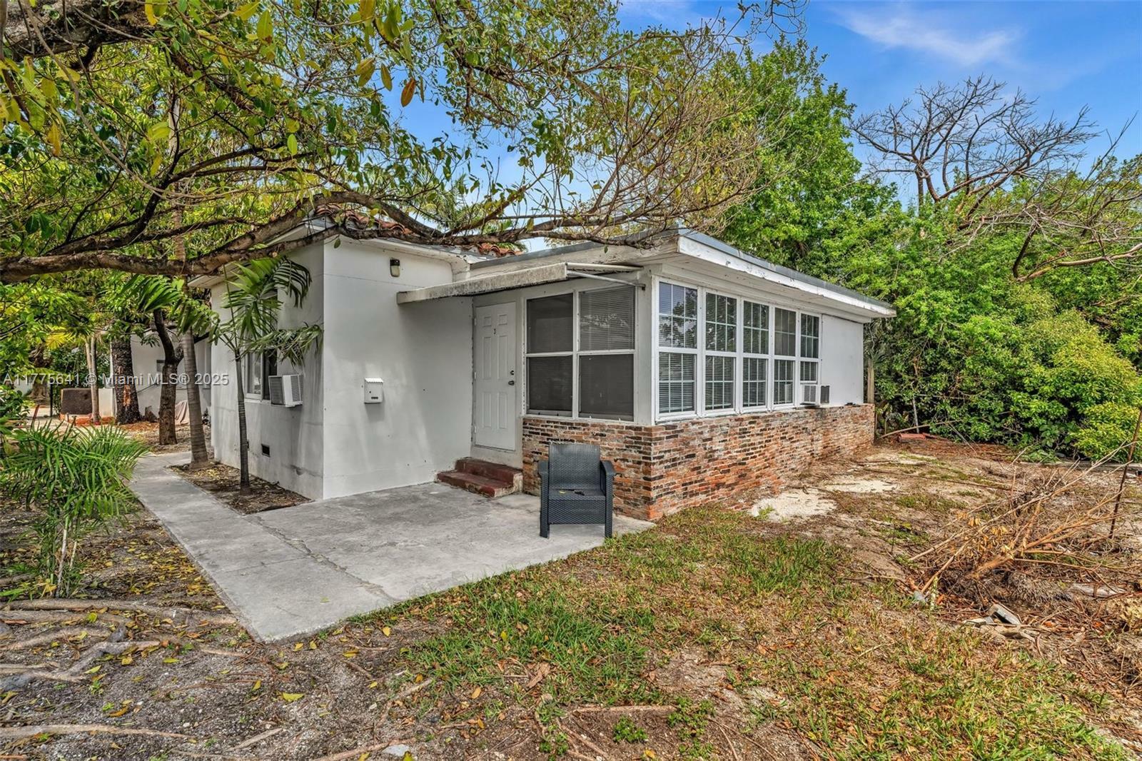 Property Photo: 7905 Crespi Blvd 3 FL 33141