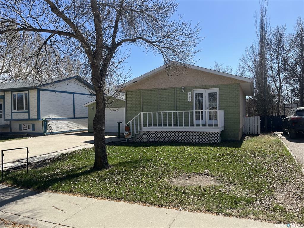Property Photo: 609 Jubilee Avenue SK S0L 2V0