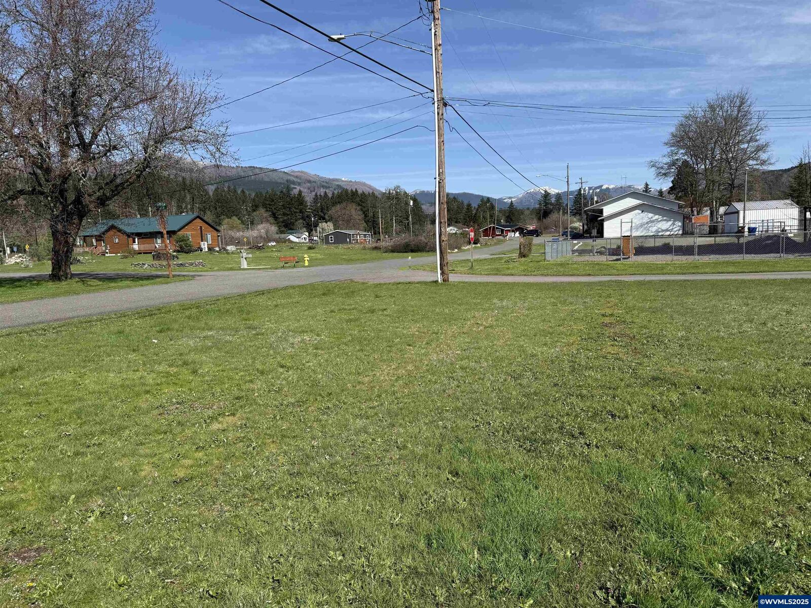 Property Photo:  124 Santiam St  OR 97346 