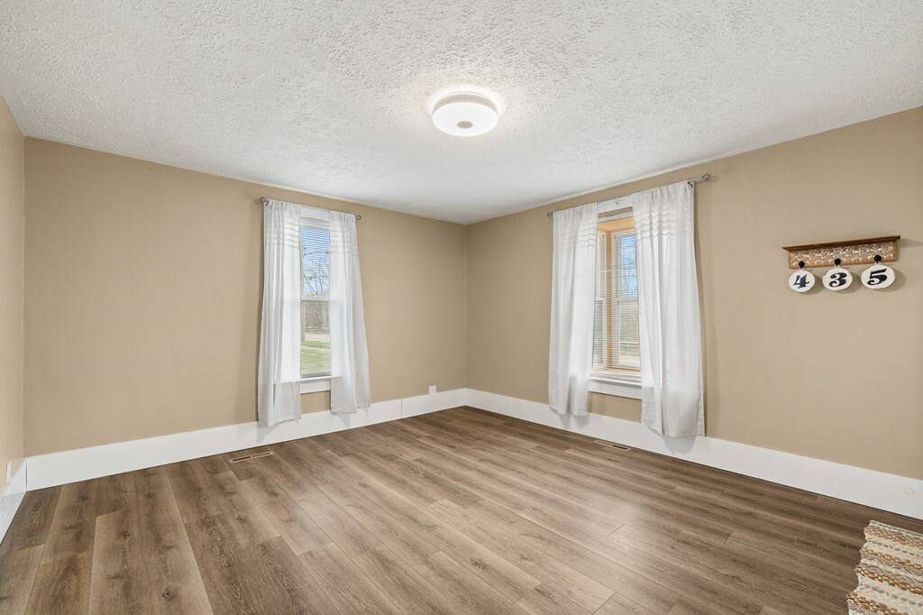 Property Photo: 435 N Mt. Vernon OH 44842