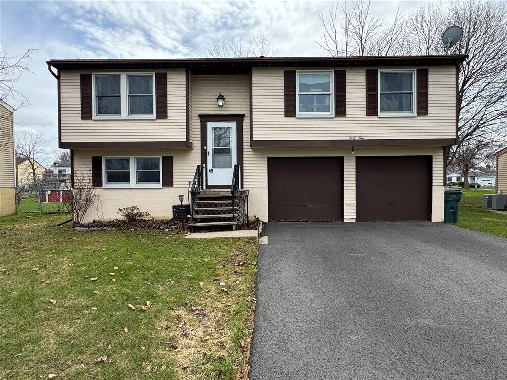 Property Photo:  49 Parkedge St Street  NY 14606 