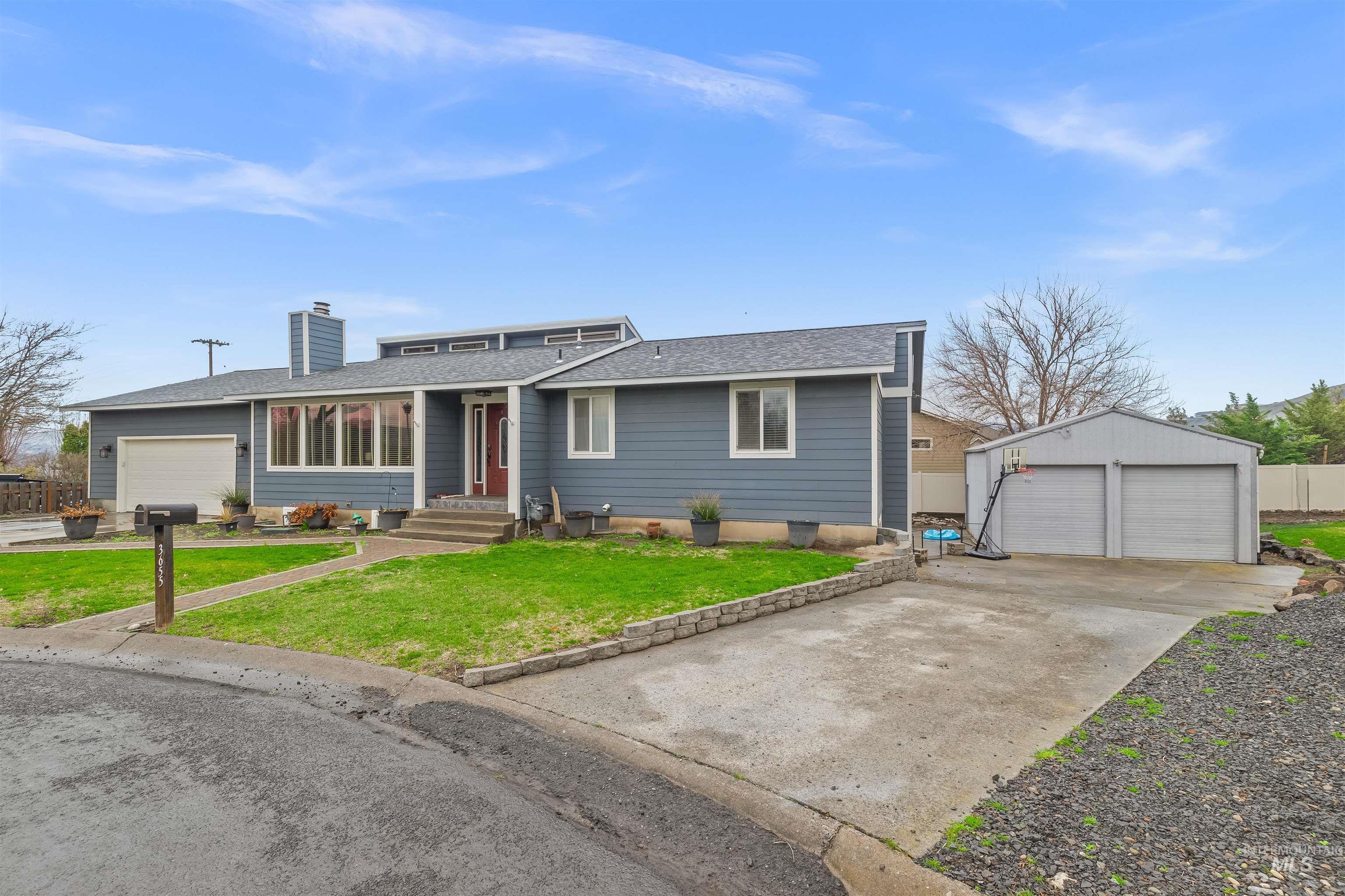 Property Photo:  3655 Country Club Ct  ID 83501-9602 