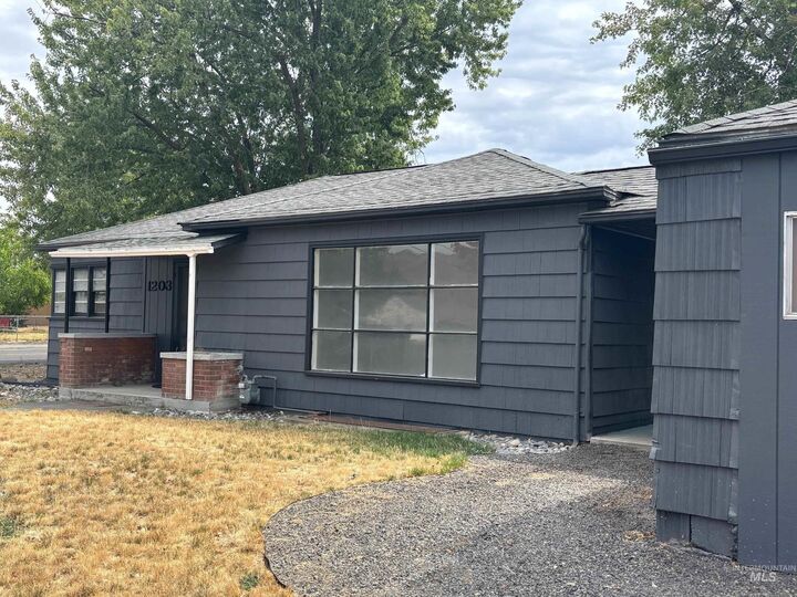 Property Photo:  1203 Sycamore Street  WA 99403