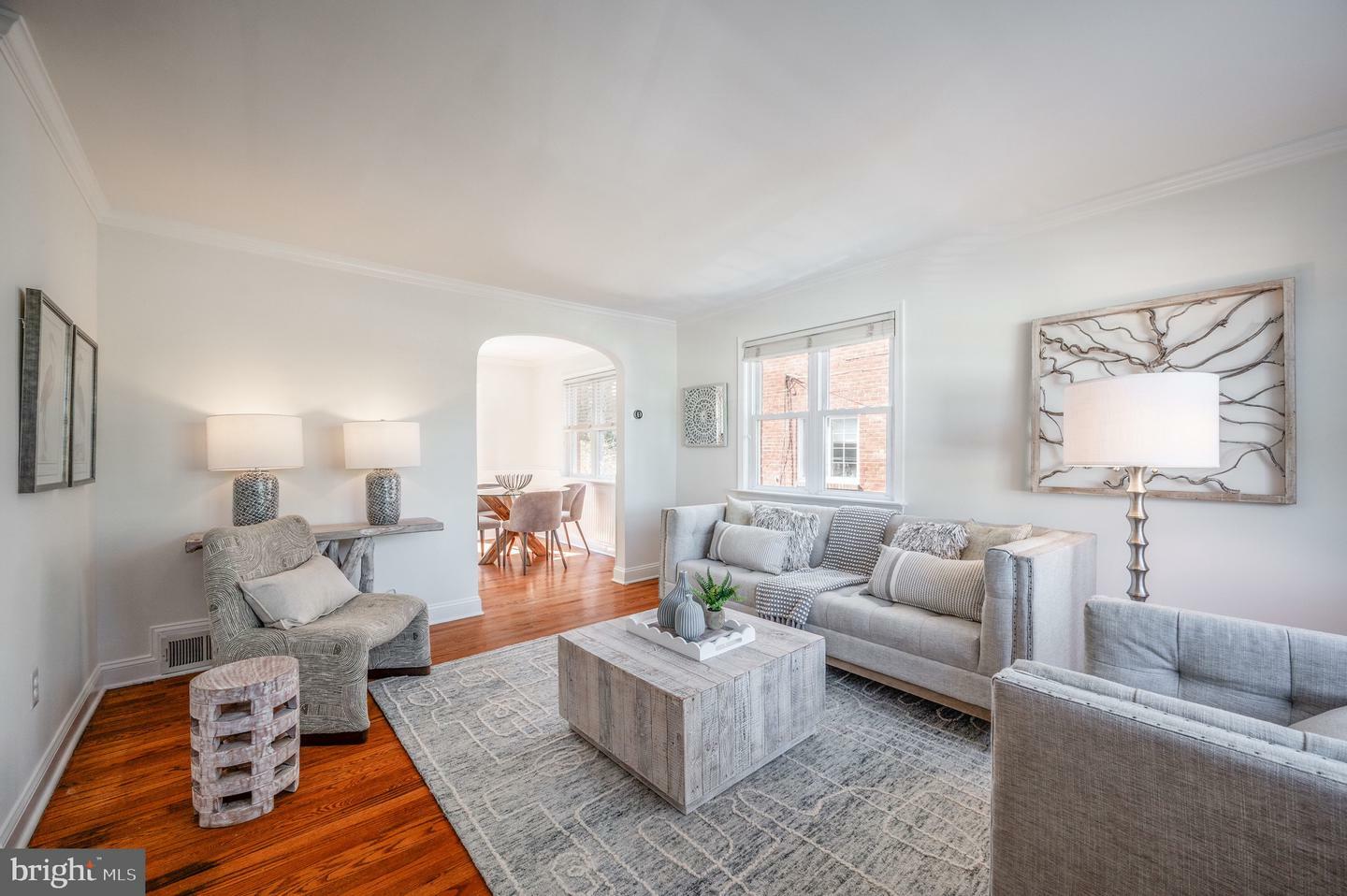 Property Photo: 2406 Burke Avenue A VA 22301