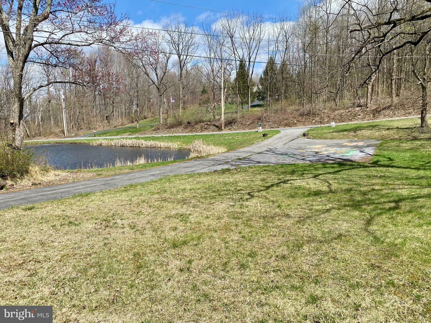 Property Photo: 7 Spring Lane PA 18011