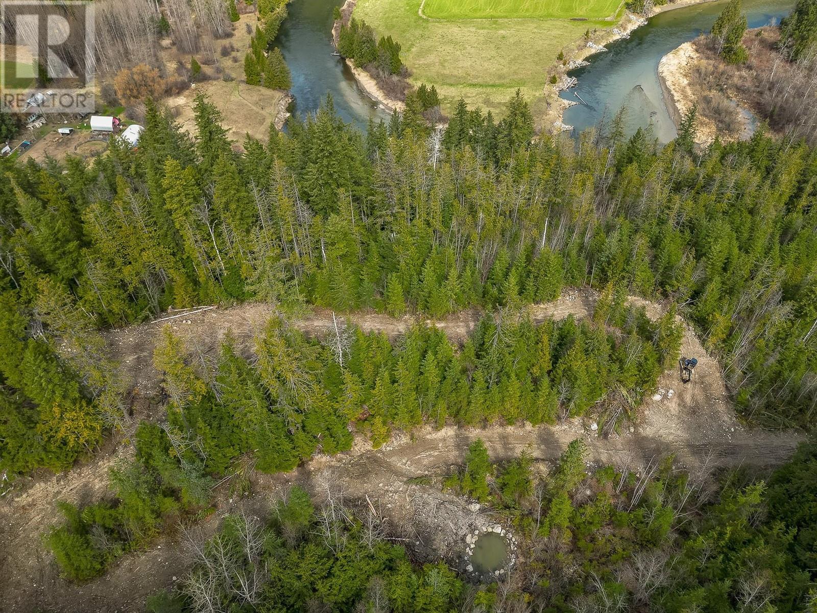 Photo de la propriété: Parcel A Trans Canada Highway BC V0E 2V0
